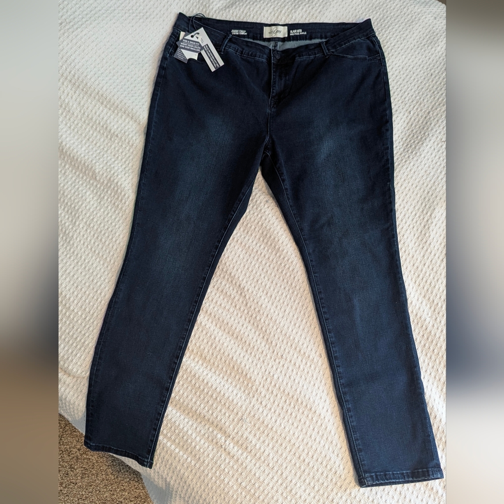 Lola Jeans "Blair MTB" Mid-Rise Size 20 / 38 New with Tags